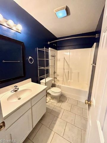 3400 Tinley Park Drive, Winston-salem, NC 27107