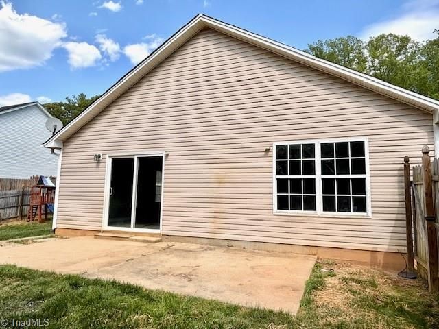 3400 Tinley Park Drive, Winston-salem, NC 27107