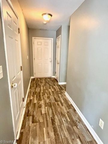 3400 Tinley Park Drive, Winston-salem, NC 27107