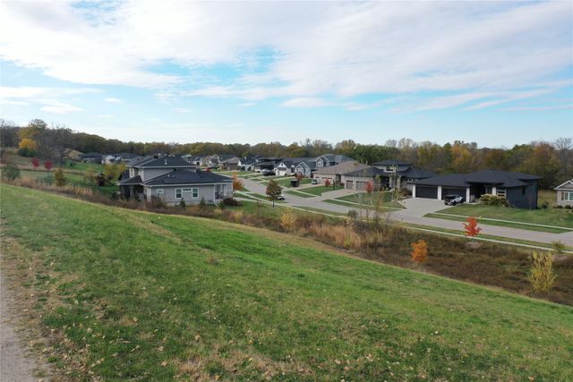 8090 NW 100th Street, Johnston, IA 50131