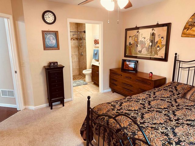 5514 SW Cantabella ST, Topeka, KS 66614