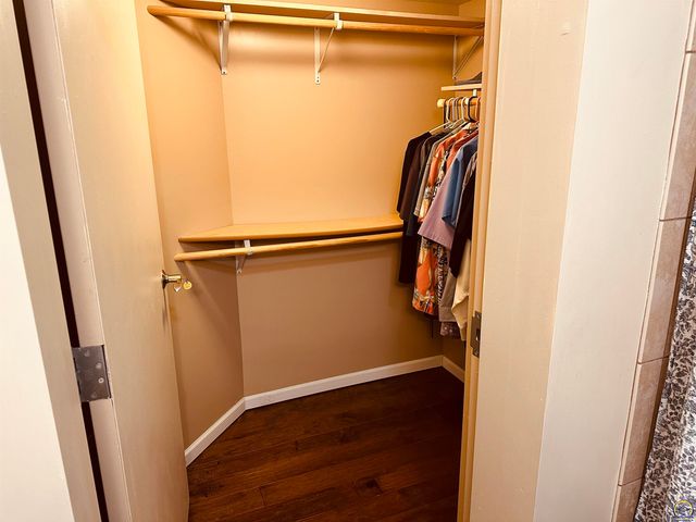 5514 SW Cantabella ST, Topeka, KS 66614