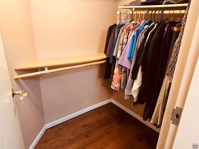 5514 SW Cantabella ST, Topeka, KS 66614