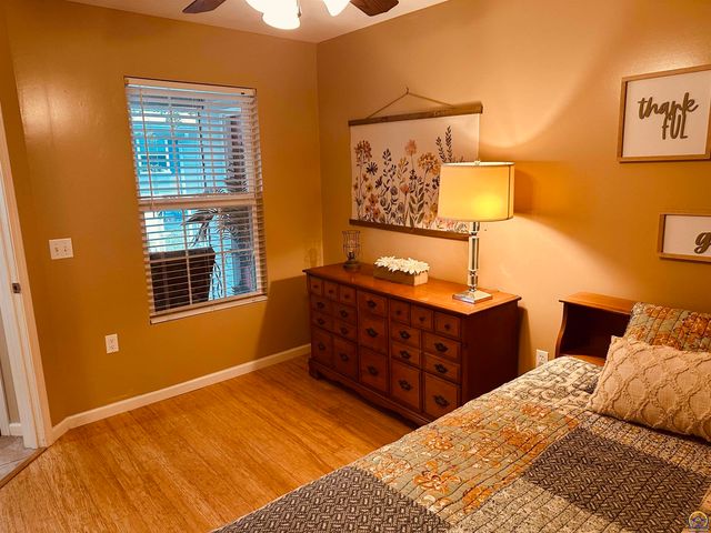 5514 SW Cantabella ST, Topeka, KS 66614