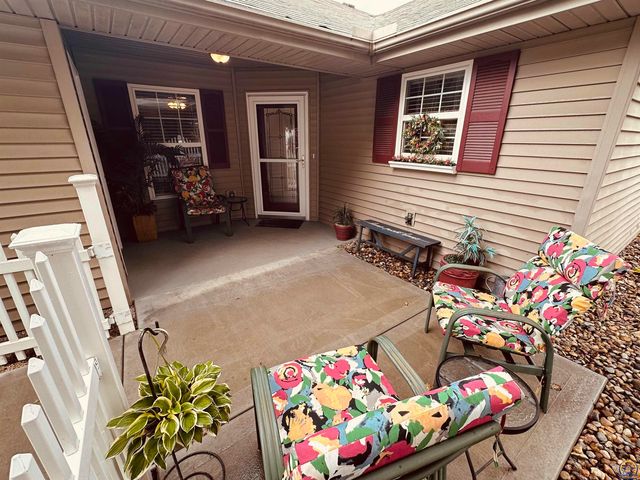 5514 SW Cantabella ST, Topeka, KS 66614