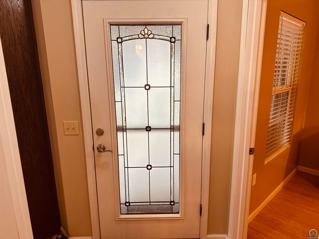 5514 SW Cantabella ST, Topeka, KS 66614