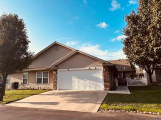 5514 SW Cantabella ST, Topeka, KS 66614