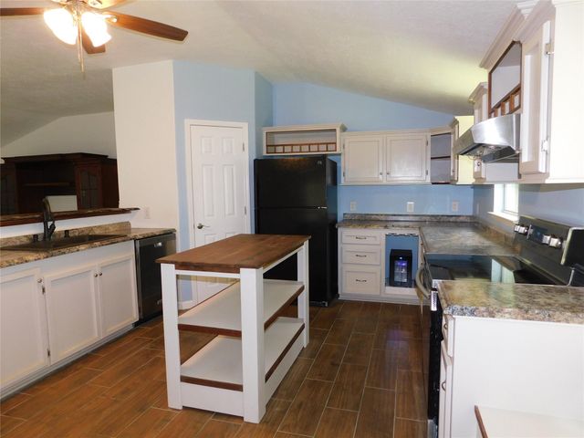 141 Martinez Street, Coldspring, TX 77331