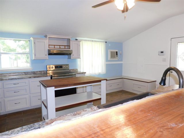 141 Martinez Street, Coldspring, TX 77331