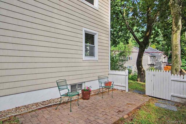 81 Snowden Avenue, Ossining, NY 10562