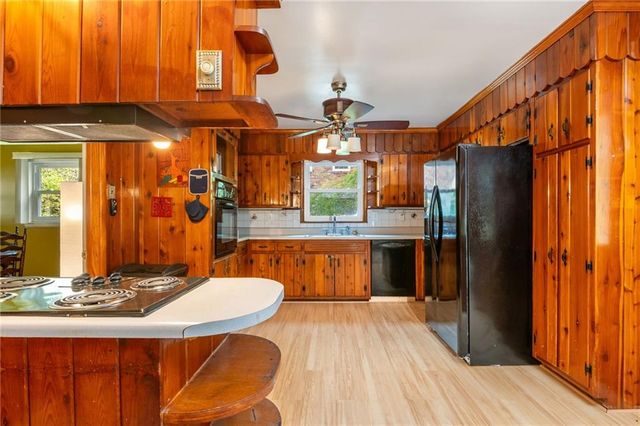 2876 Bob White Drive SW, Atlanta, GA 30311