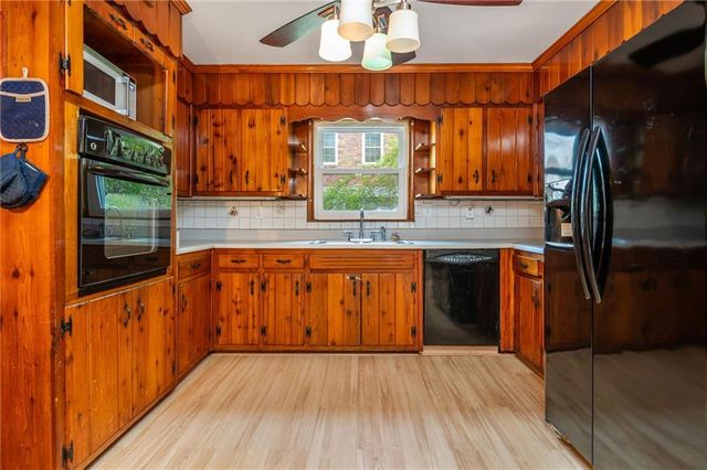 2876 Bob White Drive SW, Atlanta, GA 30311