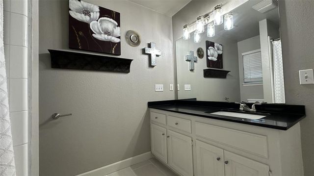 2100 Kenneth Lane, Choctaw, OK 73020