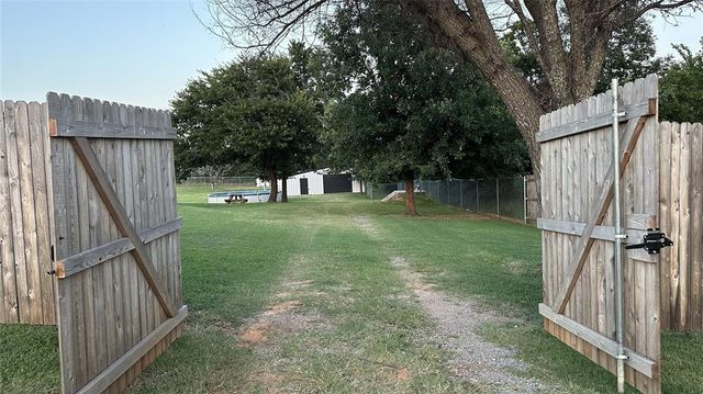 2100 Kenneth Lane, Choctaw, OK 73020