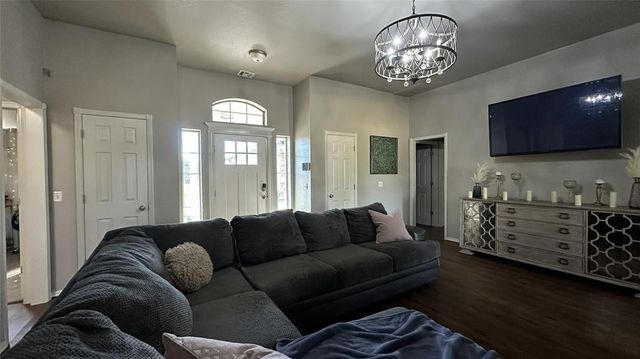 2100 Kenneth Lane, Choctaw, OK 73020
