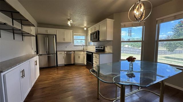 2100 Kenneth Lane, Choctaw, OK 73020