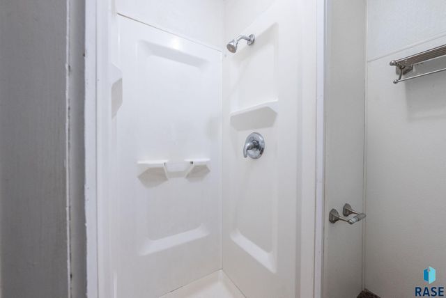 611 N Walts Ave Avenue, Sioux Falls, SD 57104