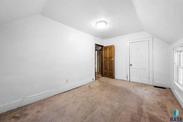 611 N Walts Ave Avenue, Sioux Falls, SD 57104