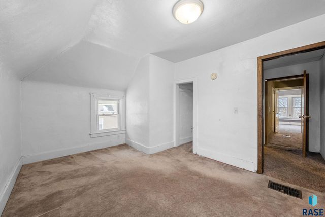 611 N Walts Ave Avenue, Sioux Falls, SD 57104