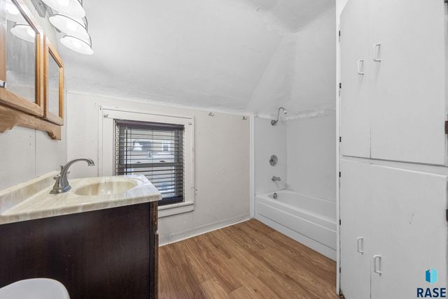 611 N Walts Ave Avenue, Sioux Falls, SD 57104