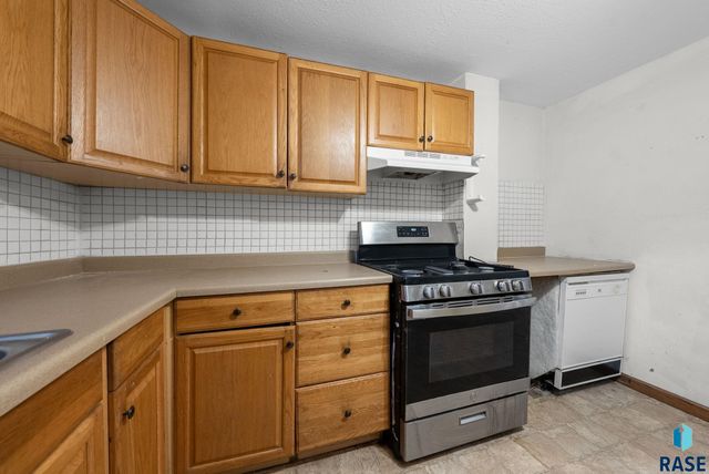 611 N Walts Ave Avenue, Sioux Falls, SD 57104