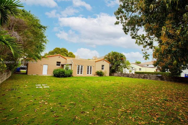 236 SW 28th Rd, Miami, FL 33129