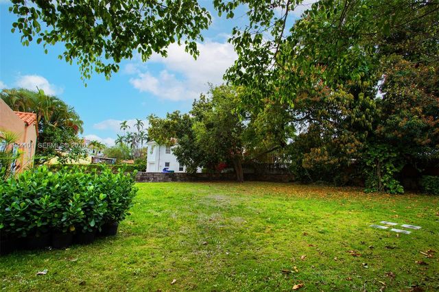 236 SW 28th Rd, Miami, FL 33129