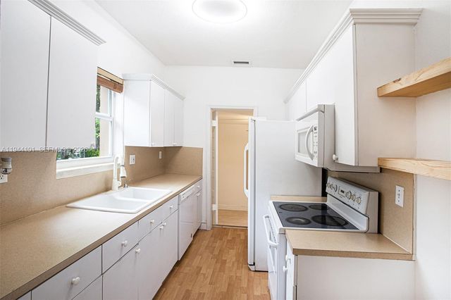 236 SW 28th Rd, Miami, FL 33129