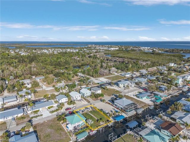 16114 Porto Bello ST, Bokeelia, FL 33922