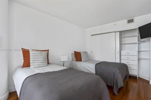 1717 N Bayshore Dr A-2740, Miami, FL 33132