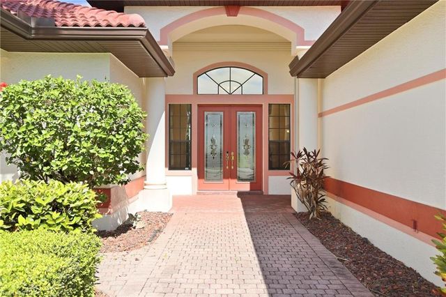 5072 Sorrento CT, Cape Coral, FL 33904