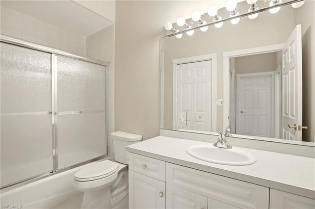 5072 Sorrento CT, Cape Coral, FL 33904