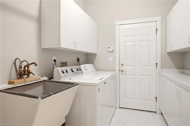 5072 Sorrento CT, Cape Coral, FL 33904