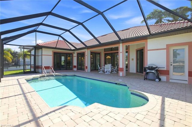 5072 Sorrento CT, Cape Coral, FL 33904