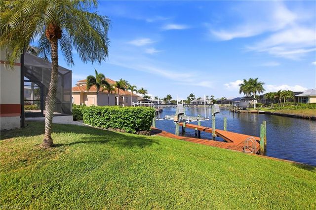 5072 Sorrento CT, Cape Coral, FL 33904