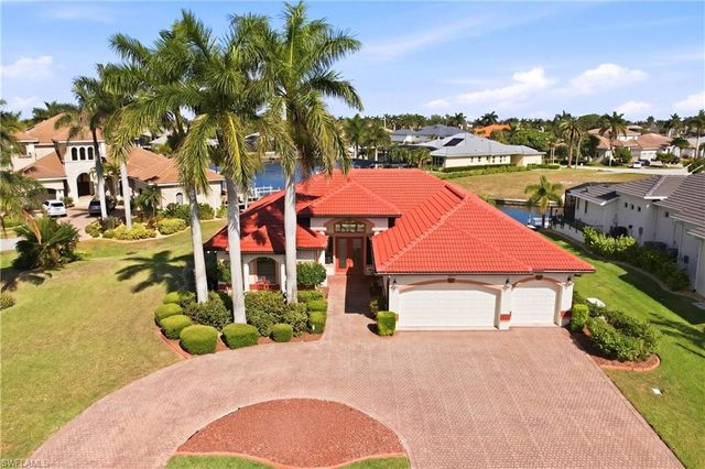 5072 Sorrento CT, Cape Coral, FL 33904