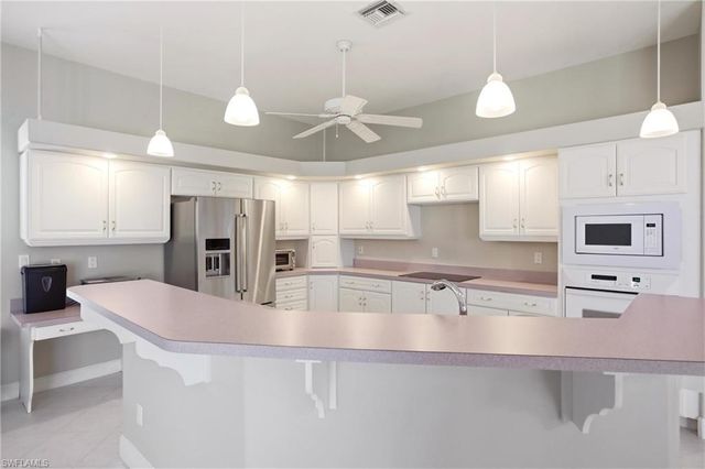 5072 Sorrento CT, Cape Coral, FL 33904