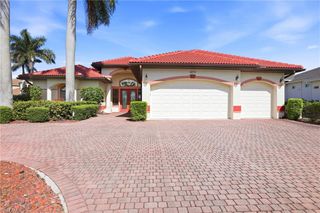 5072 Sorrento CT, Cape Coral, FL 33904