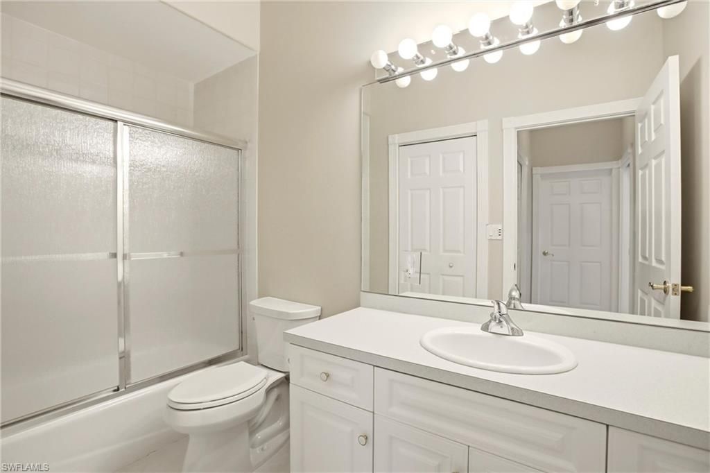 Image 15 of property listing at 5072 Sorrento CT, Cape Coral, FL 33904