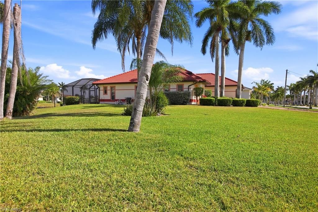 Image 27 of property listing at 5072 Sorrento CT, Cape Coral, FL 33904