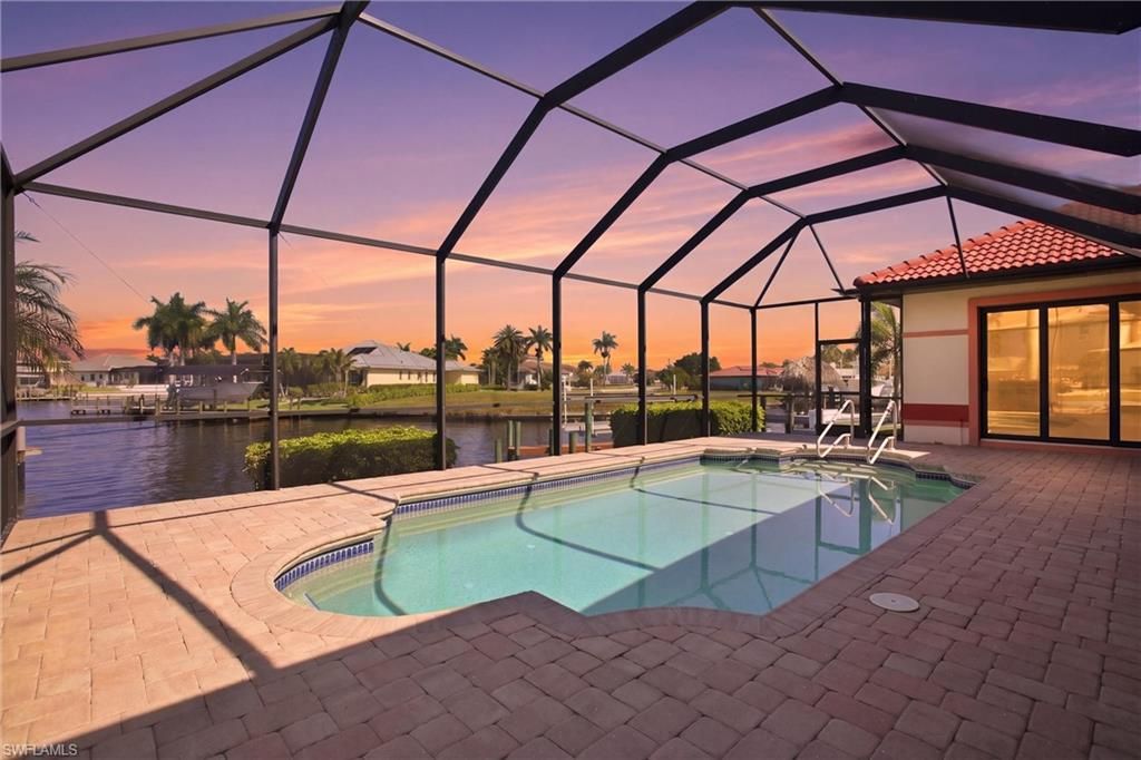 Image 5 of property listing at 5072 Sorrento CT, Cape Coral, FL 33904