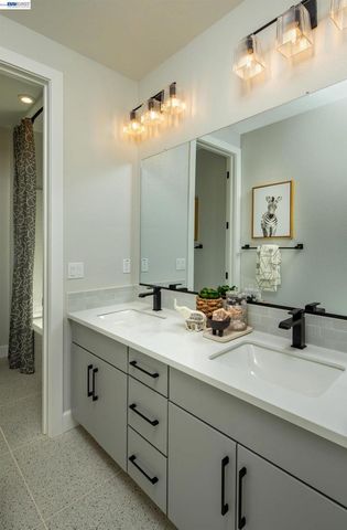 917 More Lane 1305, Morgan Hill, CA 95037