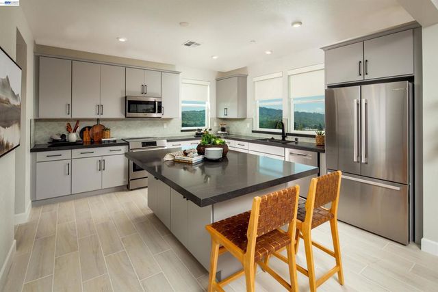 917 More Lane 1305, Morgan Hill, CA 95037