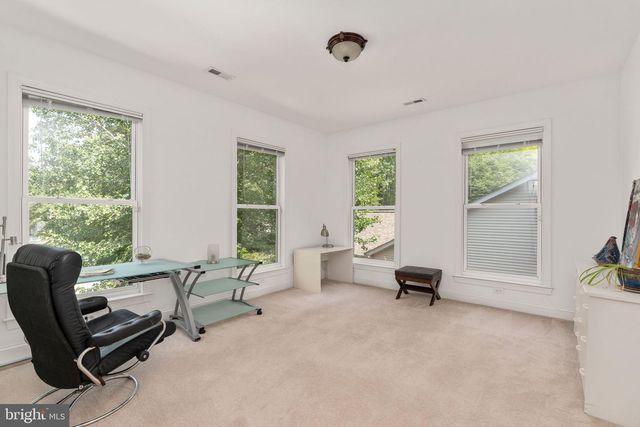 143 EDGEMONT CIR, Locust Grove, VA 22508