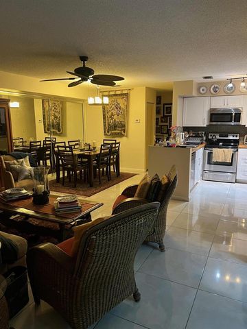 14888 WEDGEFIELD Drive 207, Delray Beach, FL 33446