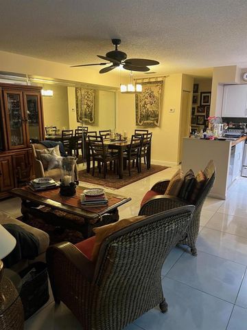 14888 WEDGEFIELD Drive 207, Delray Beach, FL 33446