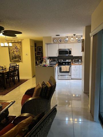 14888 WEDGEFIELD Drive 207, Delray Beach, FL 33446