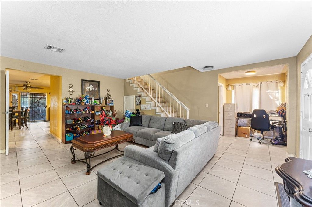 698 W Phillips, Pomona, CA 91766 — photo 3