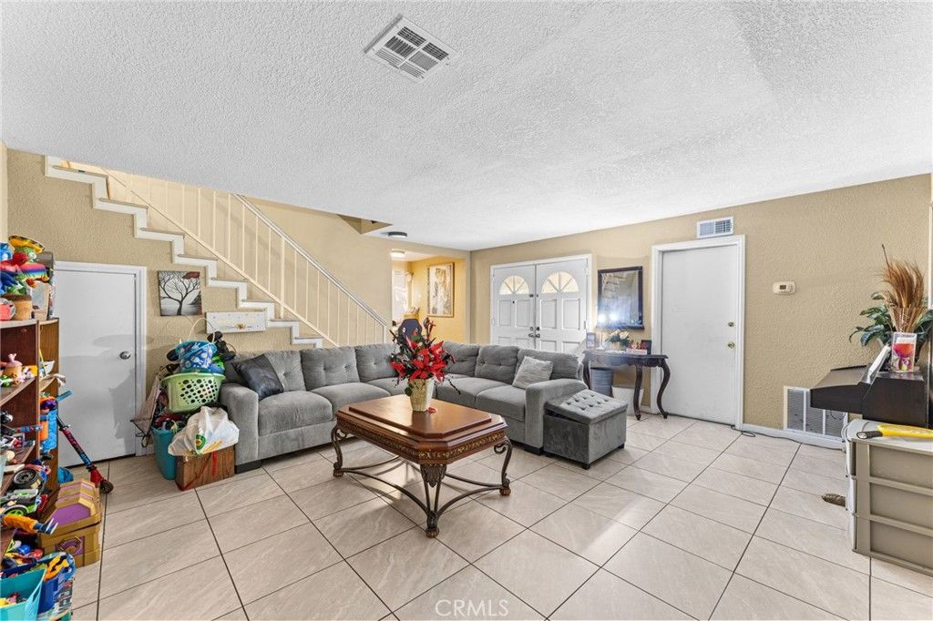 698 W Phillips, Pomona, CA 91766 — photo 4