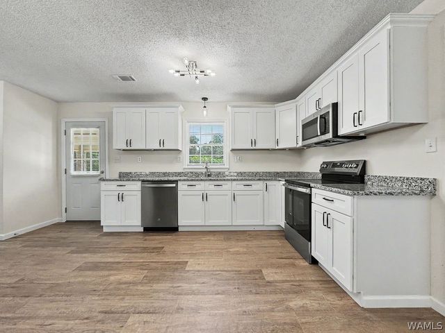 11441 Pat McGee Dr, Cottondale, AL 35453